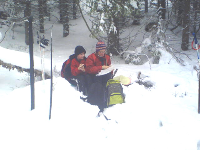 Viktor och May i en snödriva